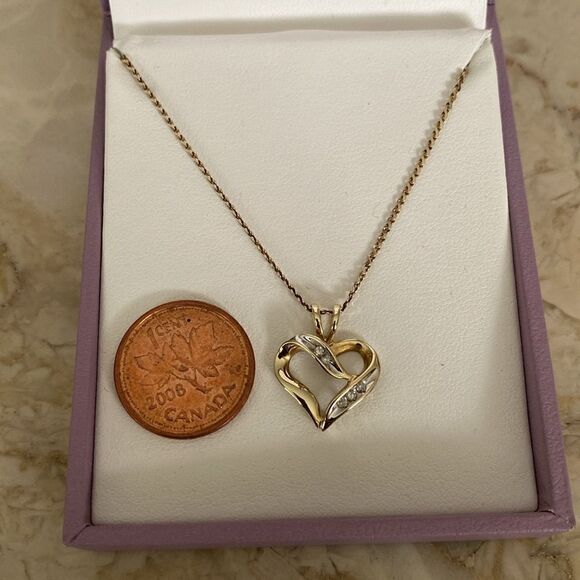 10K Yellow Gold & Diamonds Heart Pendant & 18” 10K Yellow Gold Fancy Cut Chain - Picture 10 of 11
